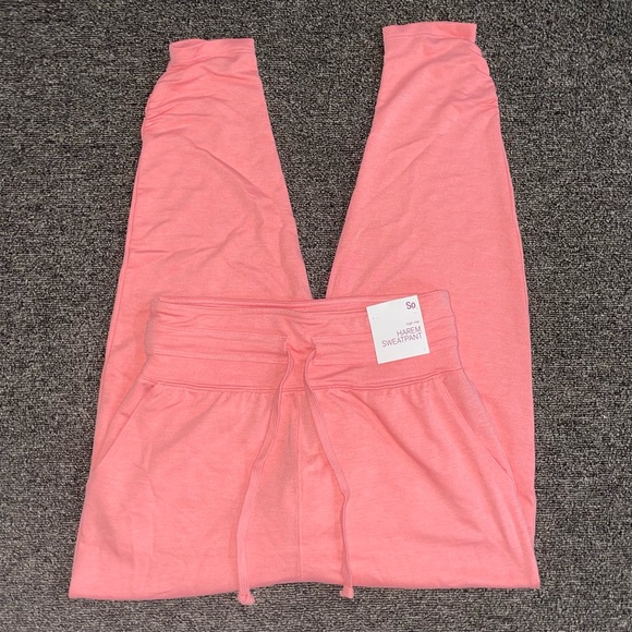 Women’s High-Rise Joggers NWT - Picture 3 of 8